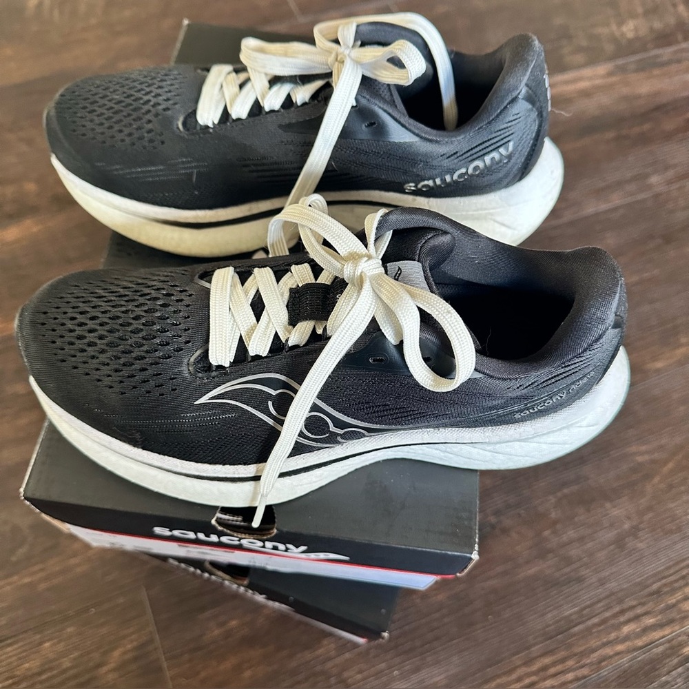 SAUCONY RIDE 18 Black/White Shoe - Picture 13 of 16